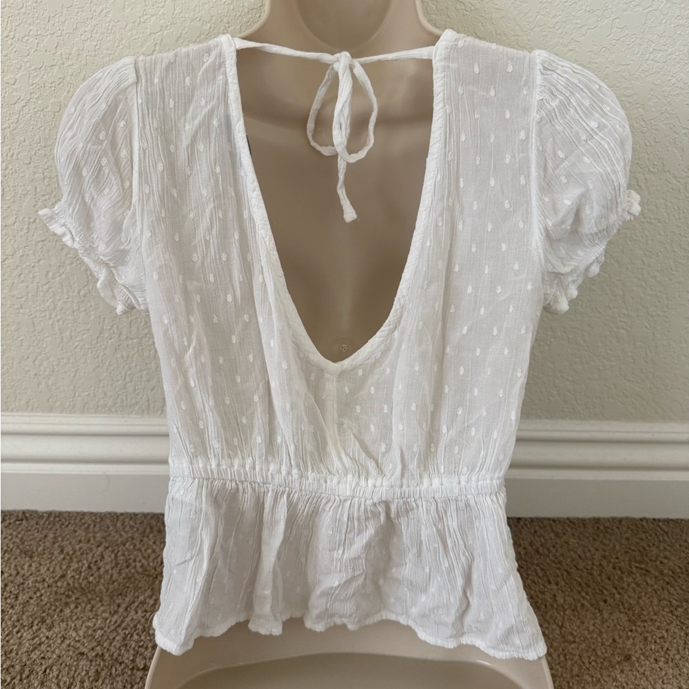 Hollister White Eyelet Puff Sleeve Crop Top - Coquette- size XS - Picture 2 of 8